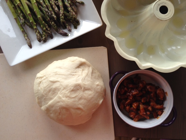 Easy Dinners: Pull Apart BBQ Pizza Bread with Veggies